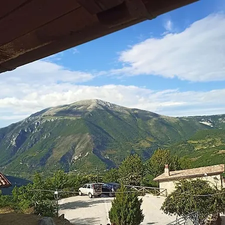 La Casa Della Rocca Dom wakacyjny Rocca di Fondi