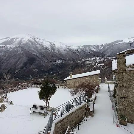 La Casa Della Rocca Ferienhaus